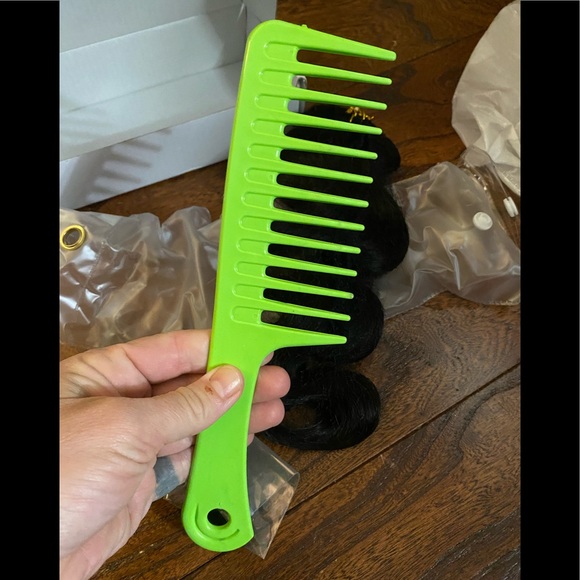 NIB lovrio 16” hair extensions w clips and comb - Picture 7 of 10